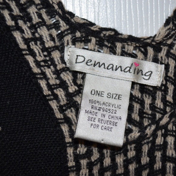 Black and Tan Woven Poncho - Picture 3 of 4